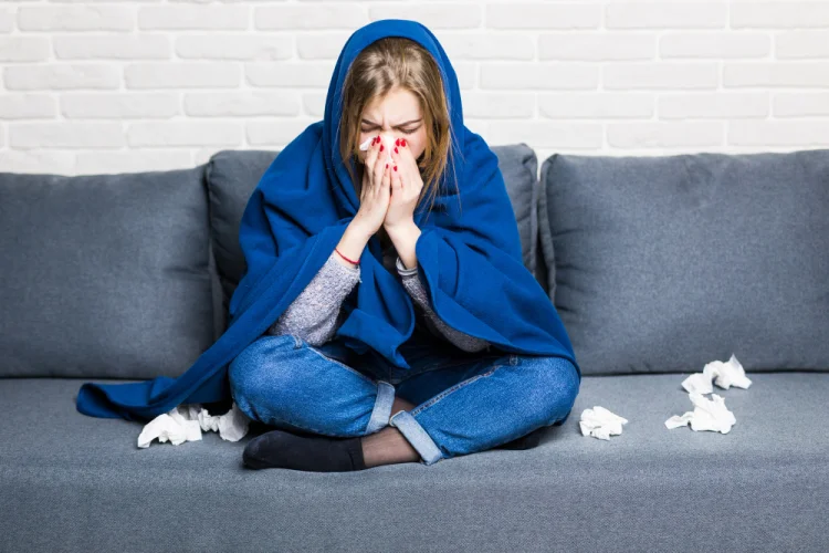 O que fazer para evitar crises de rinite e alergia com a chegada do outono