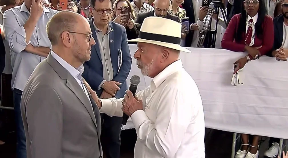 No RJ, Lula diz a governador para prender 'ladrões' e 'milicianos' que comandaram o estado