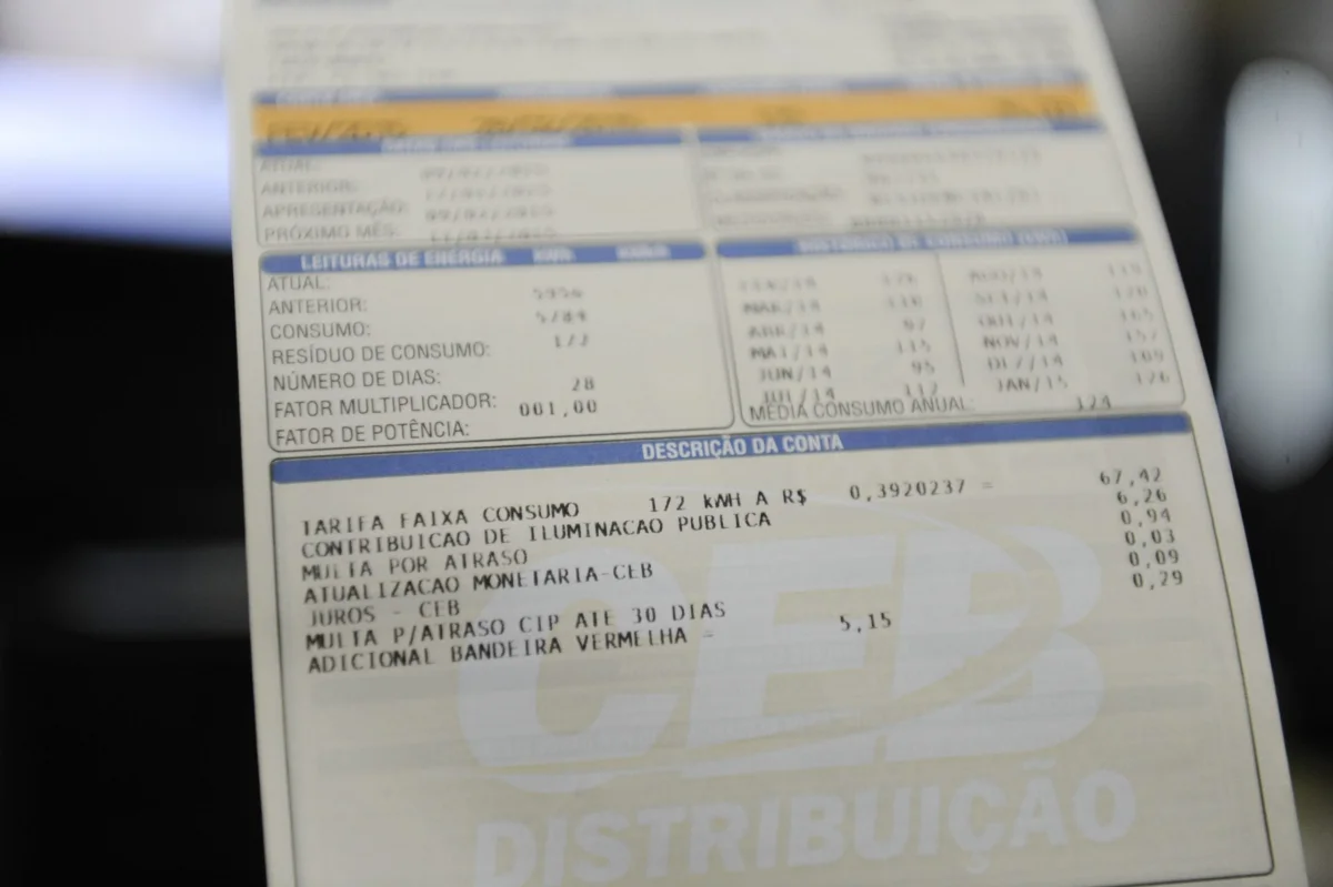 Prepare o bolso: conta de luz pode ter reajuste quase 2x maior que a inflação