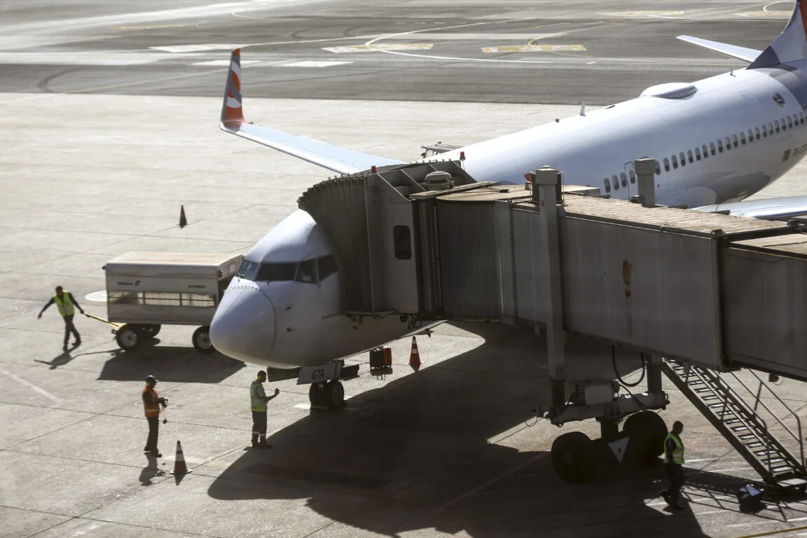 Iata diz que América Latina paga quase o dobro de impostos na aviação que América do Norte