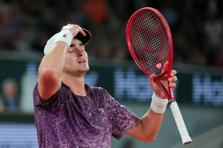 João Fonseca perde de tcheco e é eliminado nas quartas de Roland Garros