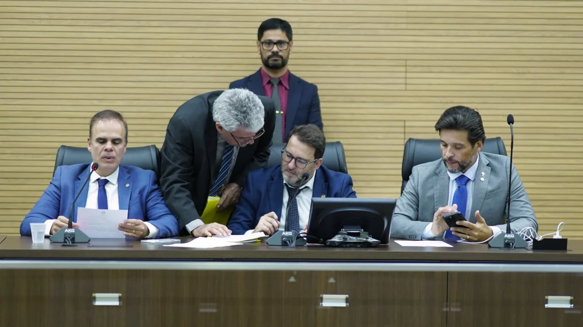 Alex Redano solicita mutirão para emissão da nova Carteira de Identidade Nacional em Cacoal Alex Redano solicita mutirão para emissão da nova Carteira de Identidade Nacional em Cacoal