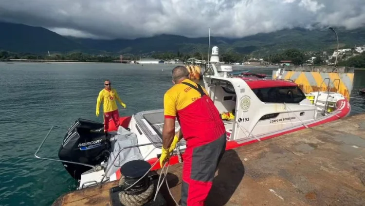 Corpo achado em Ilhabela é de jovem que sumiu em moto aquática, afirma Marinha