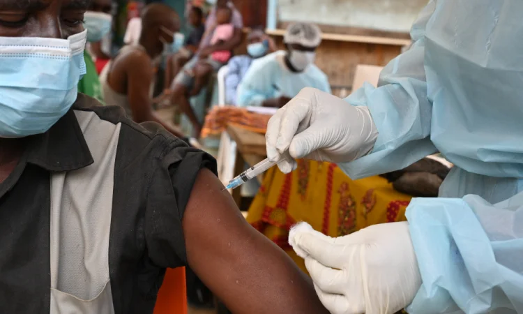 OMS reduz para 116 o número de casos suspeitos de ebola na África central
