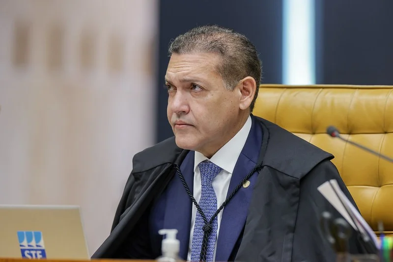 Em conversa com interlocutores, presidente do TSE aponta que pesquisas precisam seguir regras específicas