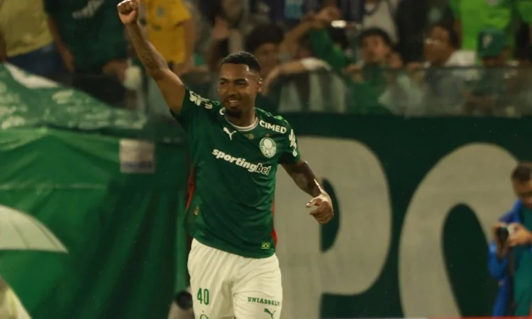 Allan, do Palmeiras, é suspenso por dois jogos por expulsão no jogo contra a Chapecoense