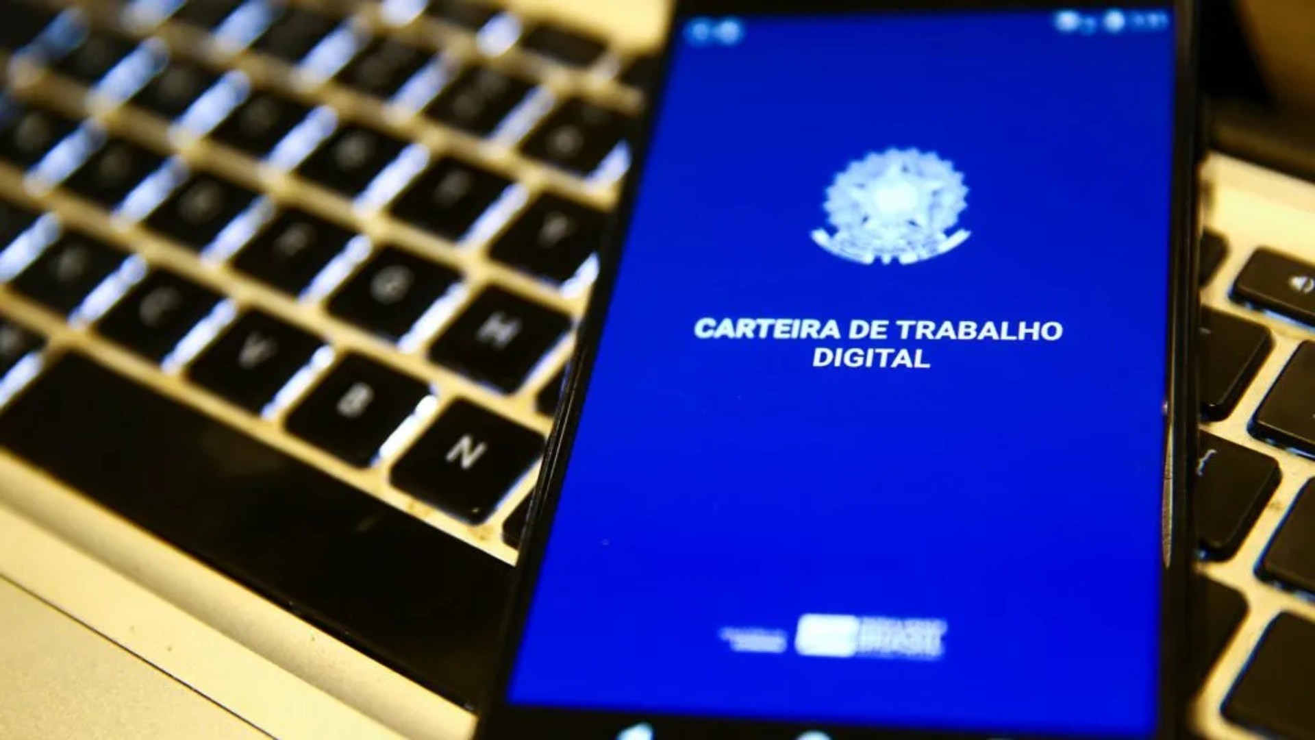 Consignado CLT: governo libera uso do FGTS como garantia com juro limitado a 1,99% ao mês; entidades sugerem cautela