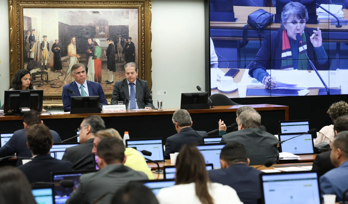 Motta decide avançar com redução de maioridade penal e cria comissão para discutir matéria