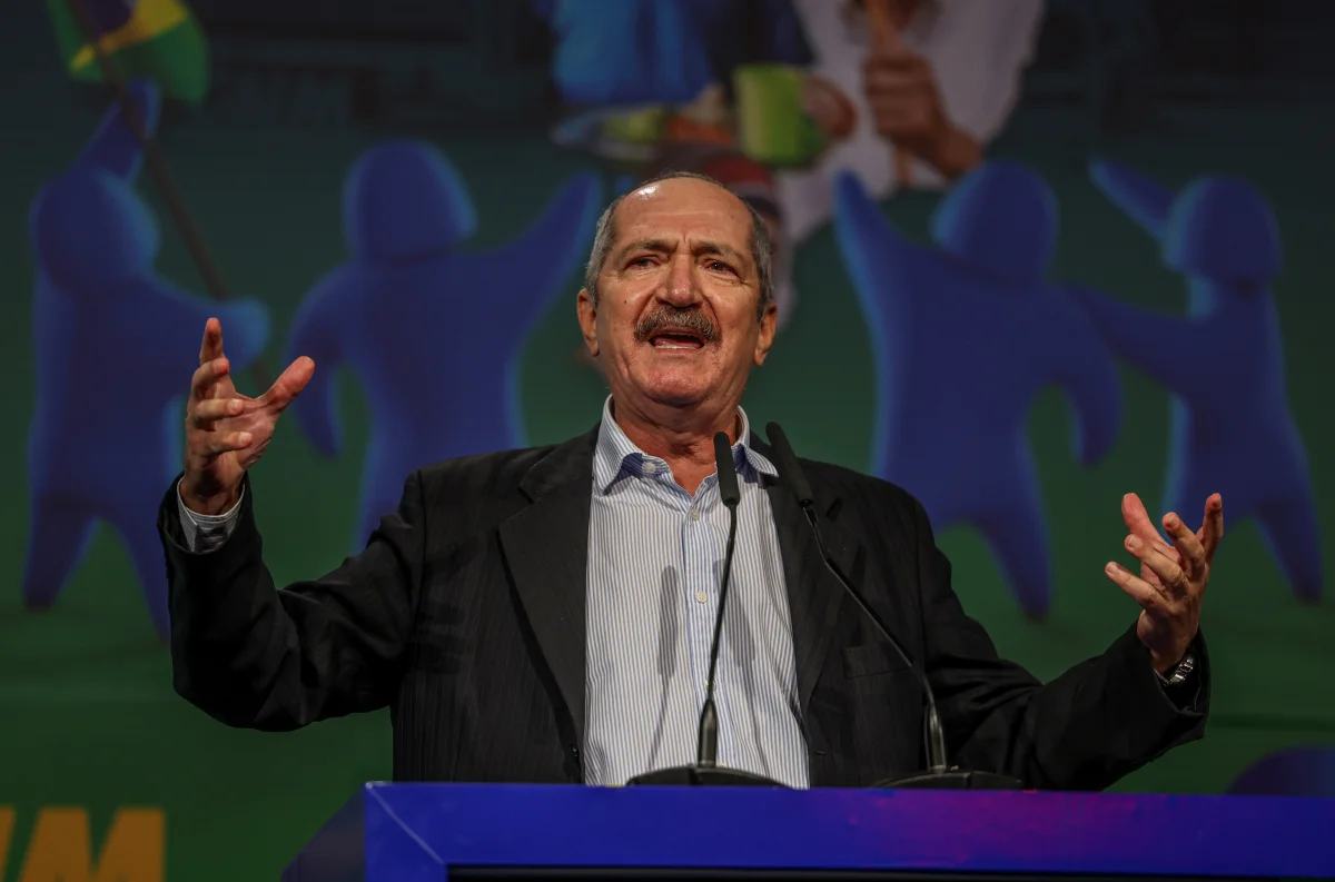 Aldo Rebelo é anunciado como coordenador de campanha de Caiado