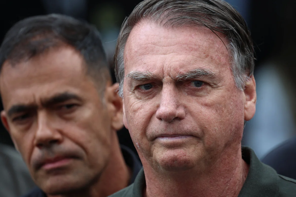 Defesa de Bolsonaro pede a Moraes que visitas de Flávio ao ex-presidente sejam reestabelecidas