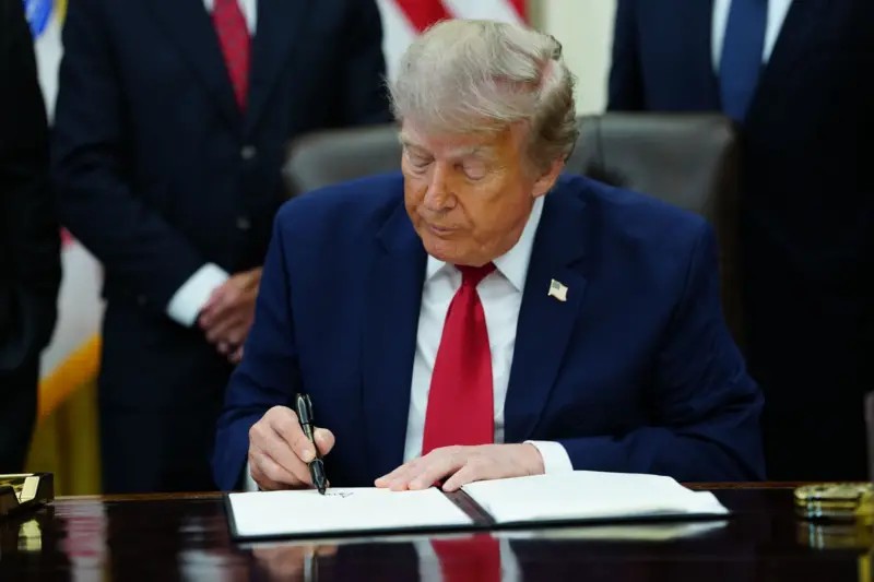 Brasil seria 2º país com maiores tarifas dos EUA se Trump confirmar novo tarifaço