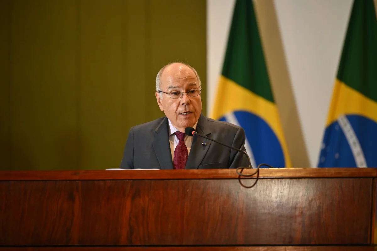 Mauro Viera chama falas de Milei de 'inaceitáveis' e vê interferência em assuntos internos do Brasil