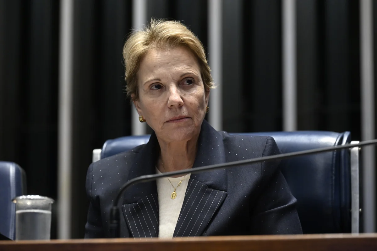 Entenda as idas e vindas na tentativa de levar Tereza Cristina à vice de Flávio Bolsonaro