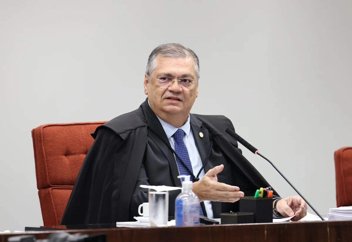 Dino defende ampliar responsabilidade sobre emendas e dá 10 dias para Congresso criar proposta