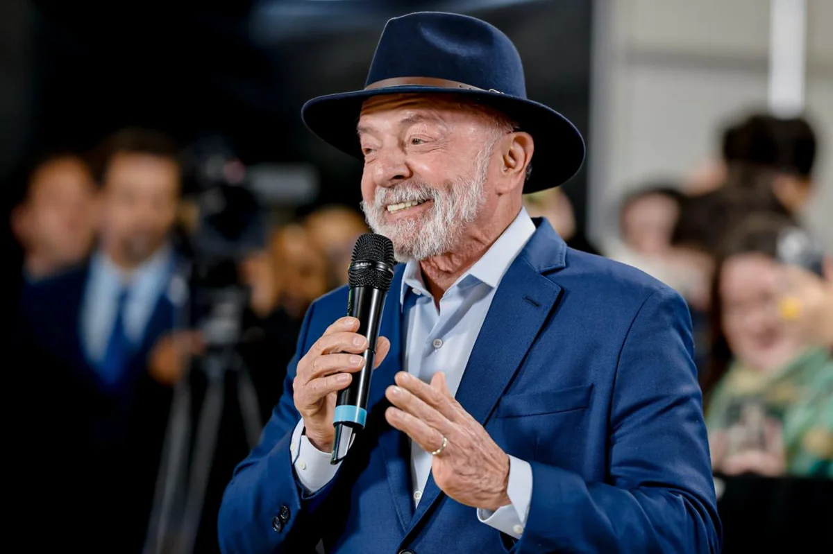 Lula diz que se Marco Rubio quiser apoiar candidatura de Flávio Bolsonaro 'que venha, que monte um comitê': 'vamos derrotar todos'