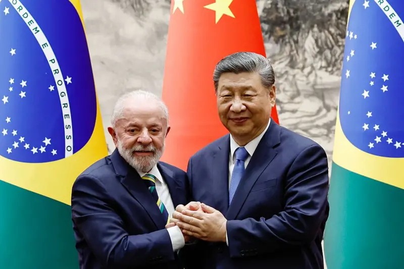 Lula conversa com Xi e reforça aproximação do Brasil com a China