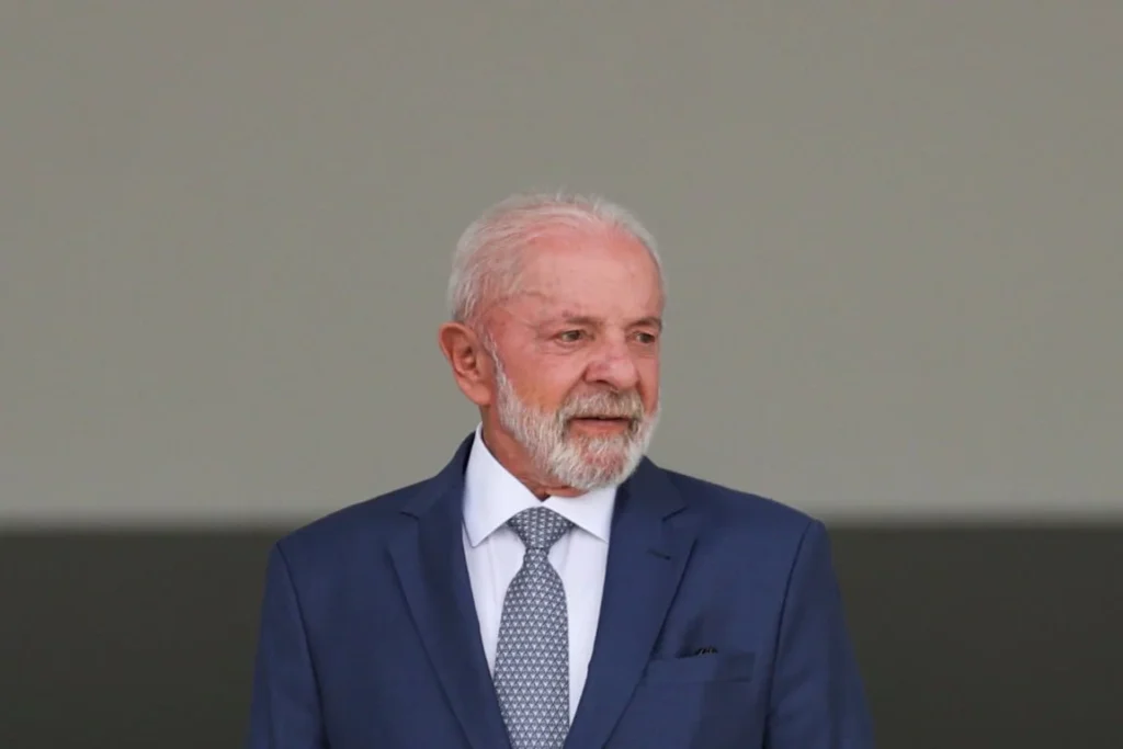 Lula comentou Copa, manteve perfis em redes sociais e divulgou cartas sem restrição durante os 580 dias preso em Curitiba