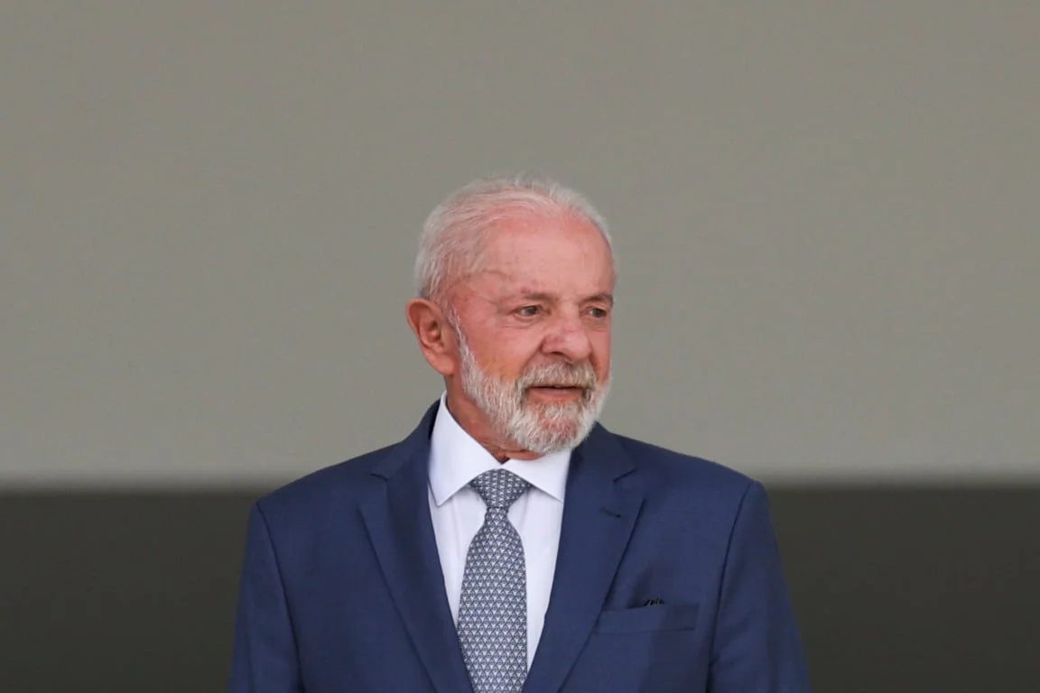 Lula comentou Copa, manteve perfis em redes sociais e divulgou cartas sem restrição durante os 580 dias preso em Curitiba