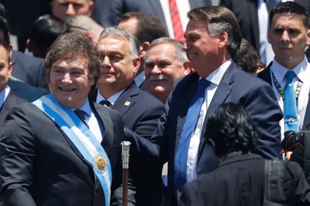 Defesa de Bolsonaro pede autorização para visita de Milei ao ex-presidente