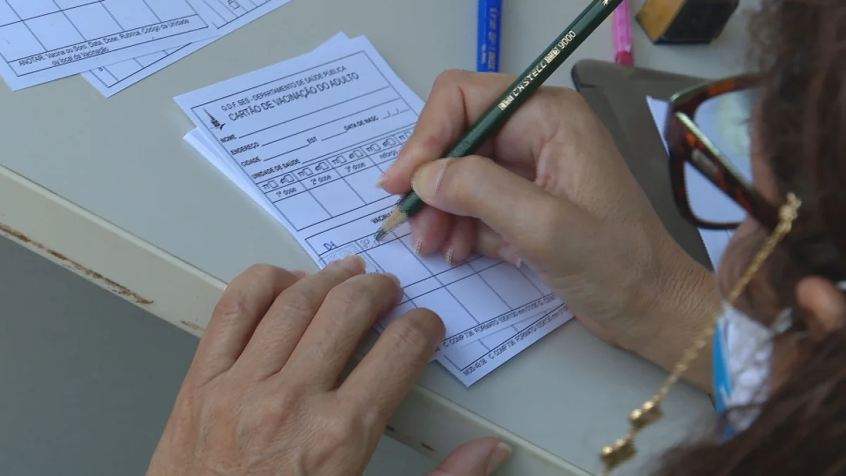 CGU suspende oito servidores que registram e usaram certificado falso de vacina da Covid