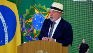 'Há males que vem para o bem', diz Lula em cerimônia de anúncio de medidas de resposta ao tarifaço dos EUA