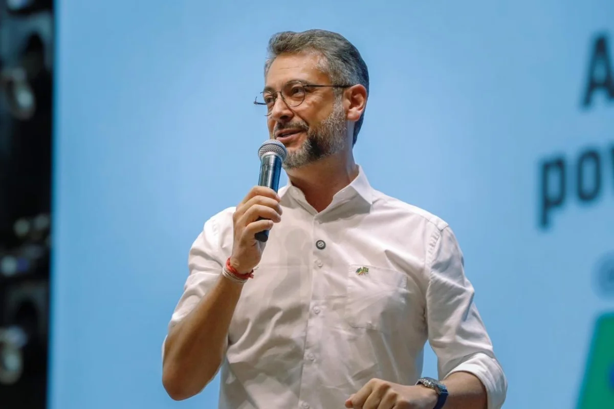 Promessas de Clécio Luís: governador do Amapá distribuiu vale-gás e fez concursos para PM, mas não entregou UPA e novo hospital de emergência