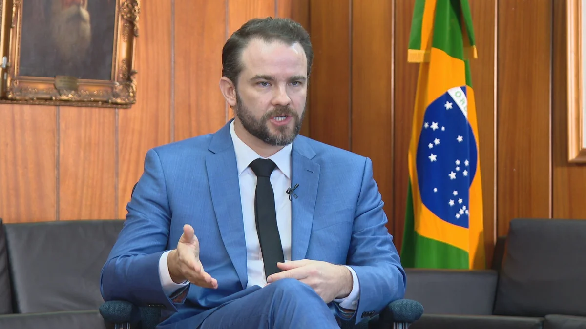 Tarifaço: Durigan diz que nova taxa de 12,5% é jeito de Trump retomar 'na marra' tarifa derrubada pela Suprema Corte dos EUA