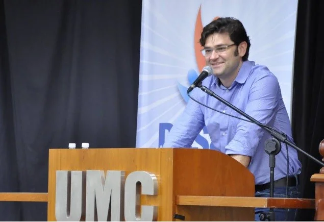 Campanha de Flávio Bolsonaro troca comando da comunicação e anuncia Duda Lima como novo marqueteiro