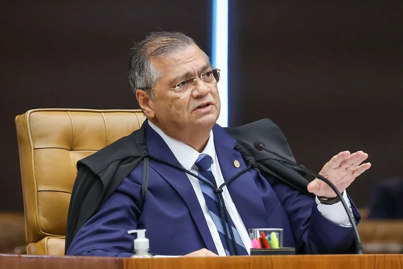 Dino manda presidentes de partidos darem explicações sobre indicação de emendas