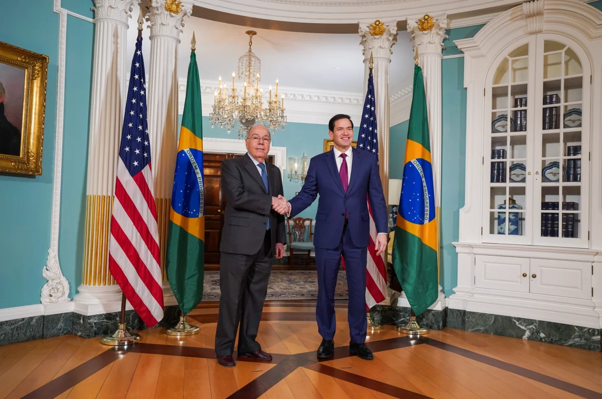 Governo rejeita críticas e defende que fez mais de 30 contatos com os EUA para negociar tarifas