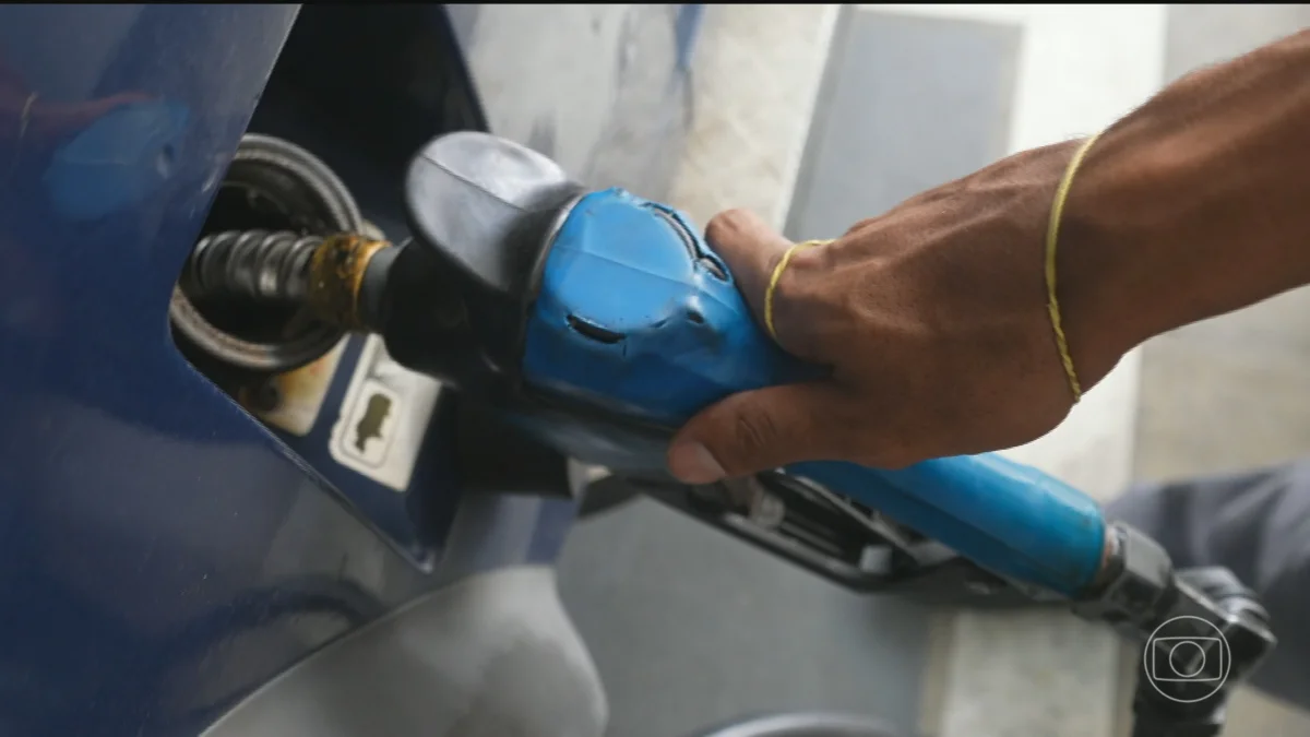 Governo prorroga por mais dois meses subsídio de à gasolina e ao diesel