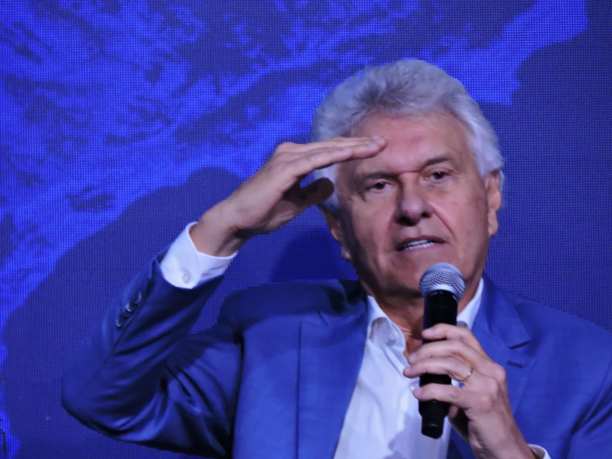 Ao tratar de tarifaço dos EUA, Caiado critica Lula por 'provocar' Trump e 'ajoelhamento' de Flávio Bolsonaro