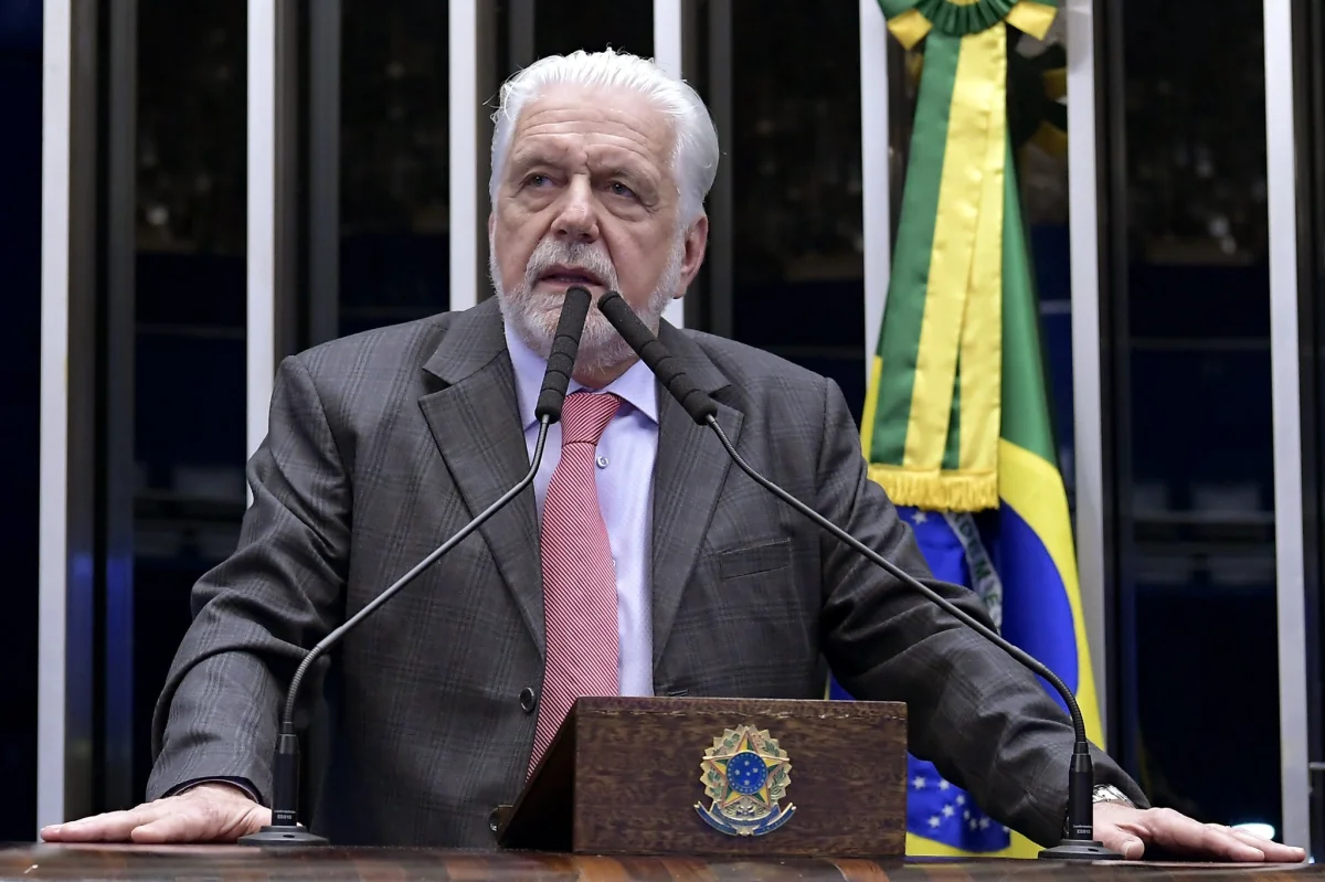 PF intima senador Jaques Wagner a depor sobre caso Master
