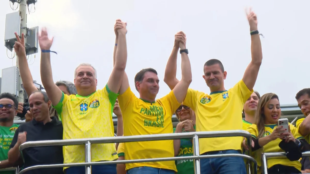 Flávio Bolsonaro inicia campanha à Presidência no Rio de Janeiro: ‘Eu sou o único que pode sentar com os Estados Unidos’