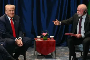 Ministro brasileiro e representante dos EUA retomam conversas após telefonema de Lula e Trump