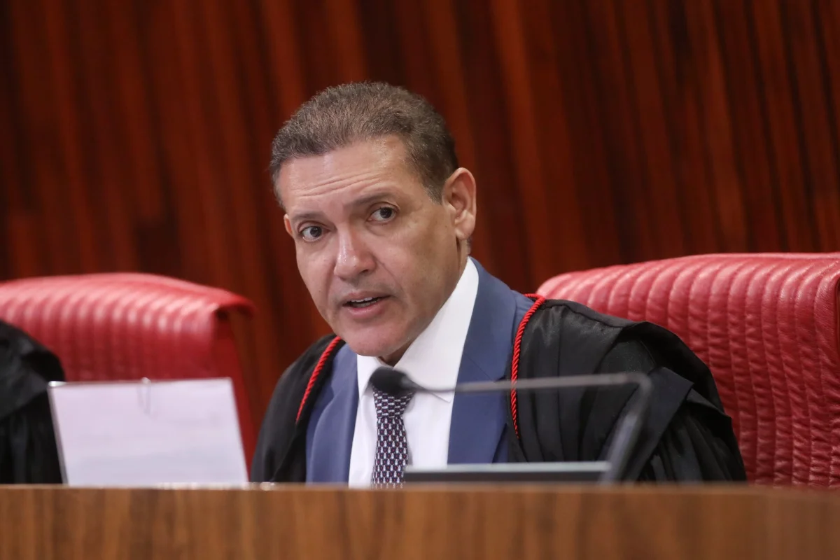 Kassio Nunes Marques diz a embaixadores que processo eleitoral do Brasil é eficiente e referência mundial