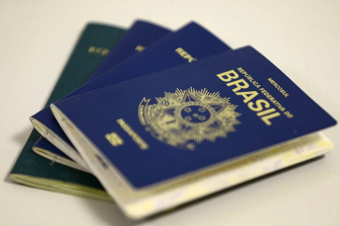 Itamaraty reduz emissão de passaportes no exterior após alta recorde na procura