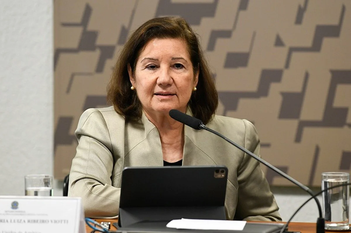 Após revogação de visto, governo decide manter embaixadora do Brasil nos EUA