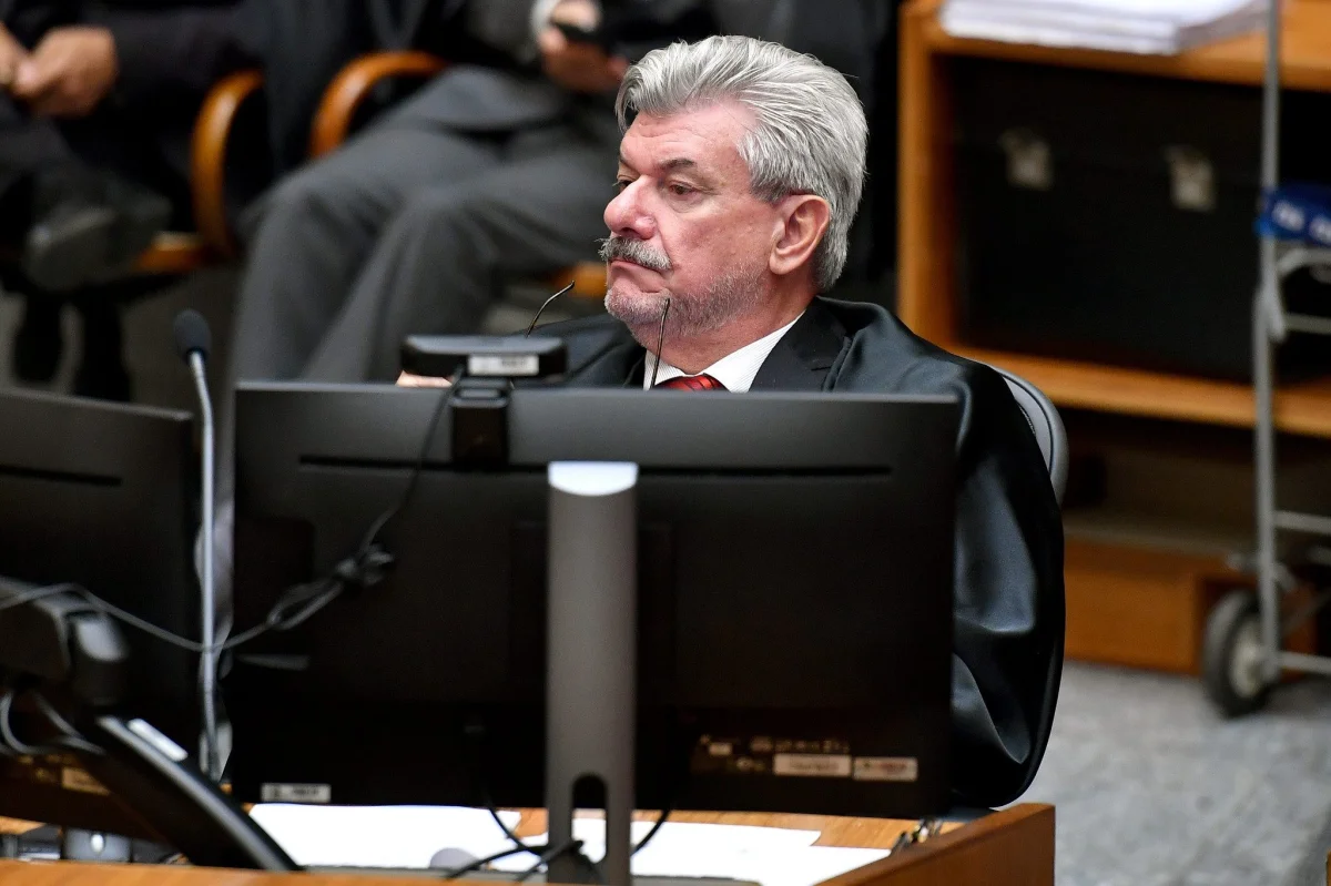 STJ decide punir Marco Buzzi com perda de cargo após denúncias de assédio sexual