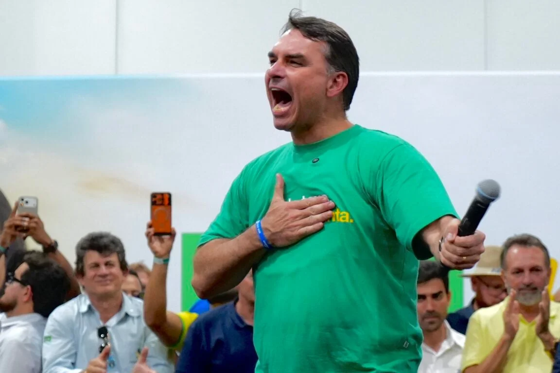 Flávio Bolsonaro anuncia apoio a 47 candidatos ao Senado; veja a lista