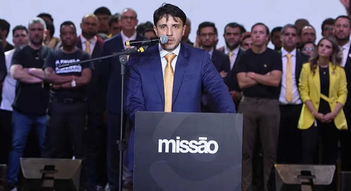 Missão envia ao TSE endereço de IP usado para filiar Flávio Bolsonaro ao partido