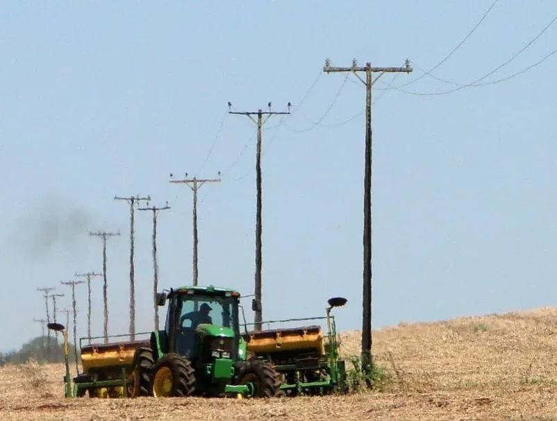 Segurança no campo: 80% das fatalidades envolvendo a rede elétrica em Rondônia ocorreram na zona rural. Energisa reforça orientações.