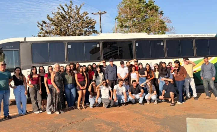 Após indicação do vereador Imar de Lima, Cabixi conquista ônibus para o transporte universitário