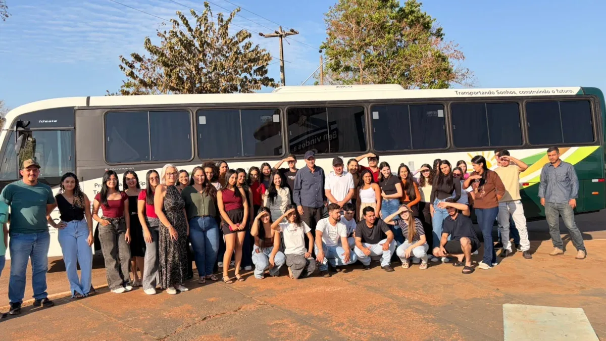 Após indicação do vereador Imar de Lima, Cabixi conquista ônibus para o transporte universitário