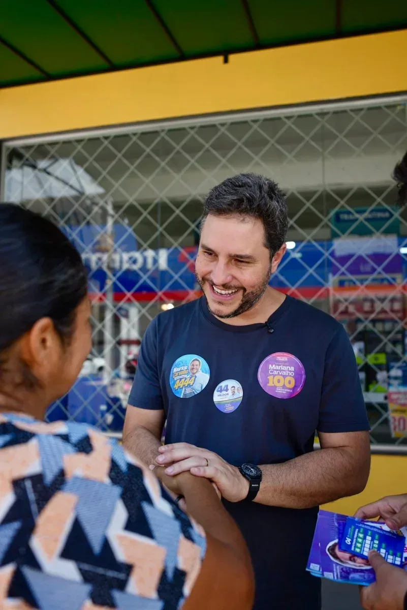 Em Ji-Paraná, Maurício Carvalho recebe reconhecimento pelo trabalho e reforça compromisso de continuar presente Em Ji-Paraná, Maurício Carvalho recebe reconhecimento pelo trabalho e reforça compromisso de continuar presente