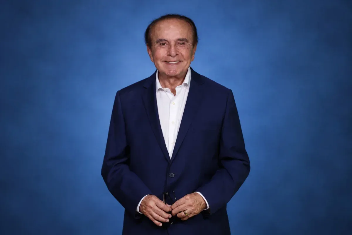 Por que estamos tão cansados? Em Psiquiatria Na Era Digital, Dr.Aparício Carvalho analisa os efeitos da hiperconectividade sobre a saúde mental Por que estamos tão cansados? Em Psiquiatria Na Era Digital, Dr.Aparício Carvalho analisa os efeitos da hiperconectividade sobre a saúde mental