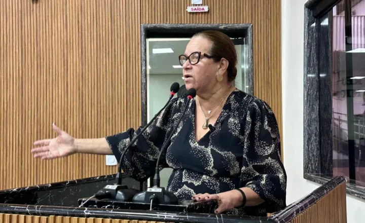 Lei da vereadora Ellis Regina garante entrega gratuita de remédios de uso contínuo em domicílio