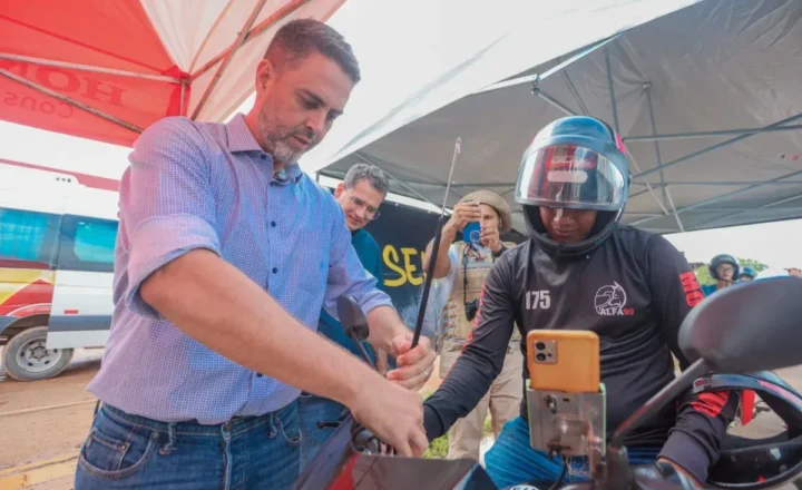 Motociclistas receberão capacete e antena corta-pipa em ação da Prefeitura