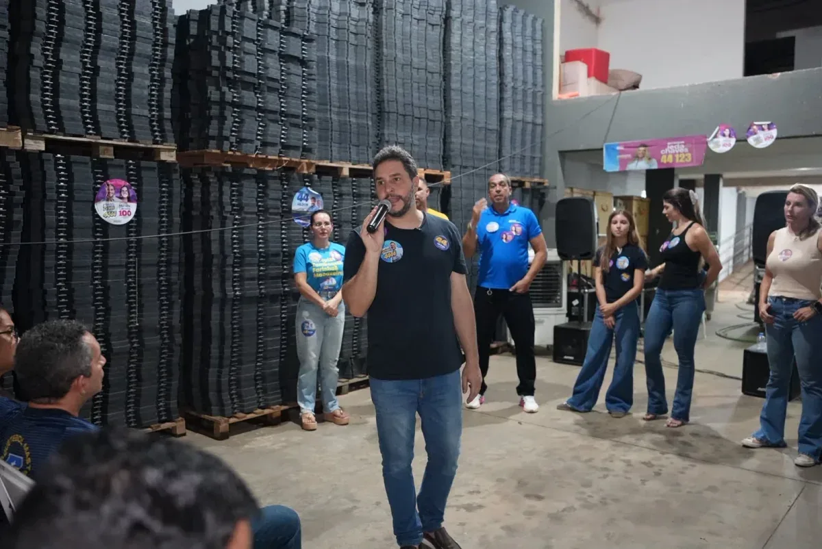 Maurício Carvalho se reúne com integrantes de bloco e reforça compromisso com a cultura de Porto Velho Maurício Carvalho se reúne com integrantes de bloco e reforça compromisso com a cultura de Porto Velho