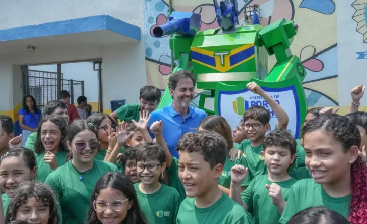 Prefeitura amplia monitoramento das escolas municipais com robô de inteligência artificial